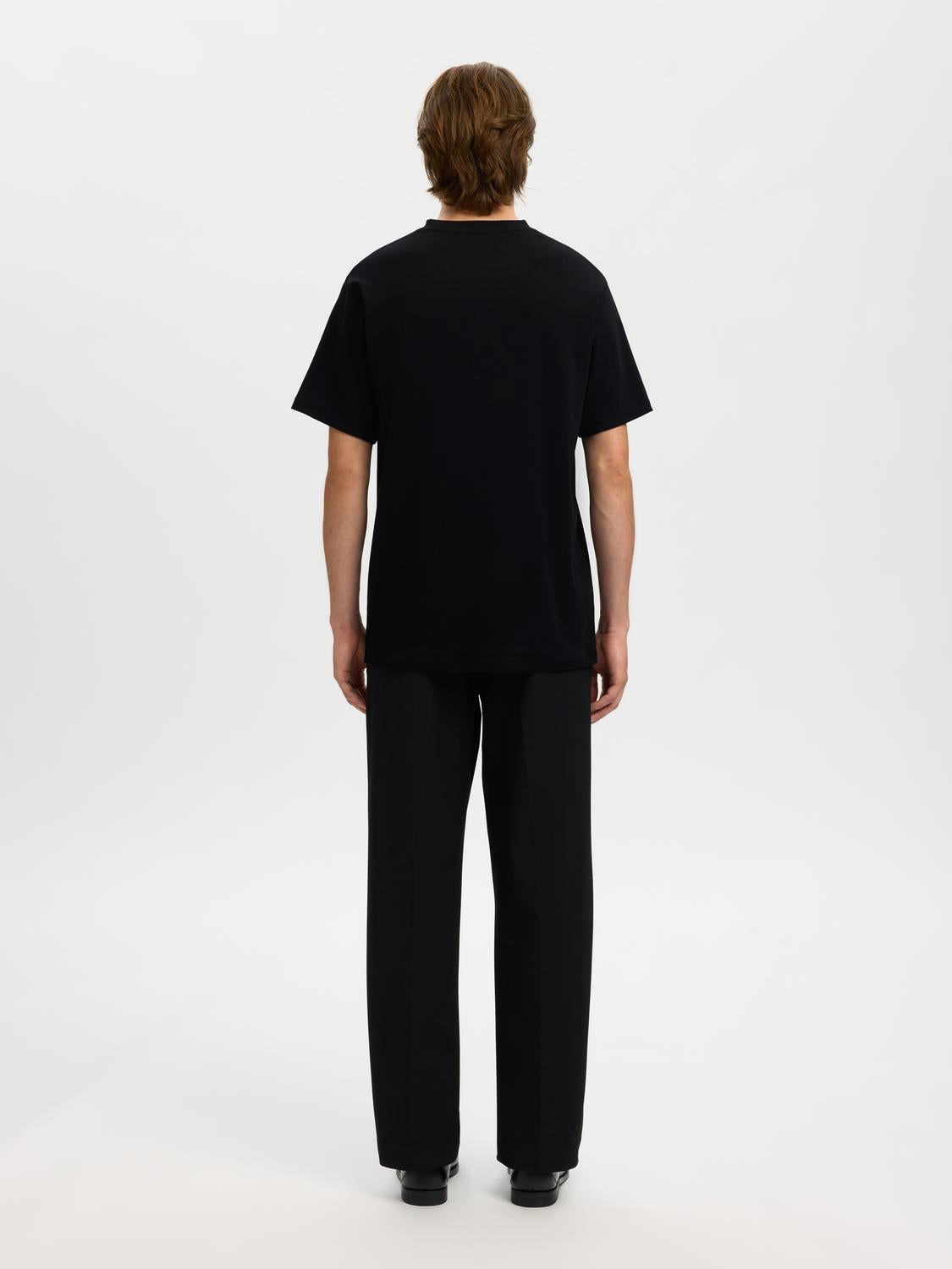 model_shot-back
